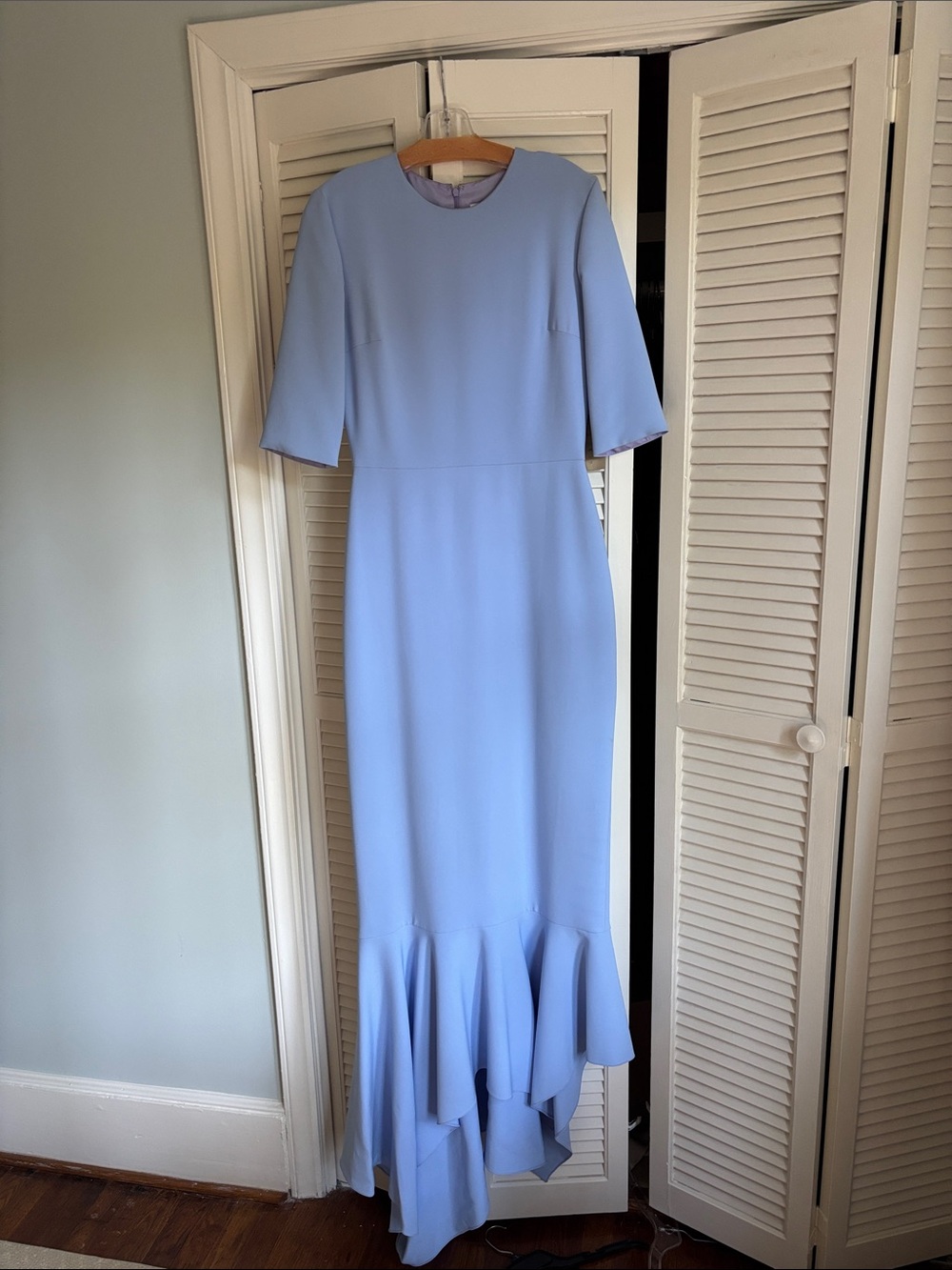 Elegant!  Lavender Fitted Dress. Perfect for mother of the bride/groom.